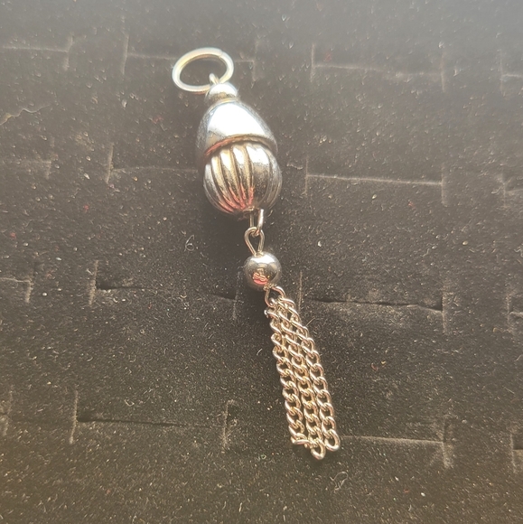 Felt's Fun Finds Jewelry - Vintage Silver Tone Tassel Pendant